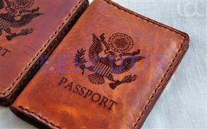حکاکی  لیزری جلد چرم پاسپورت